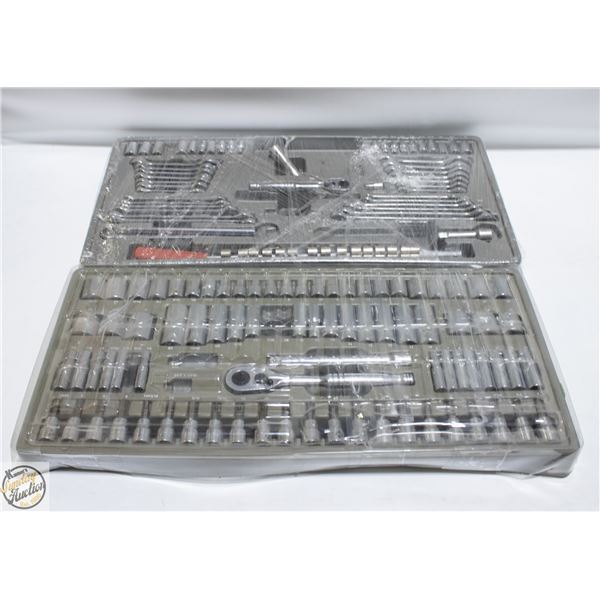 2 SOCKET AND WRENCH SETS