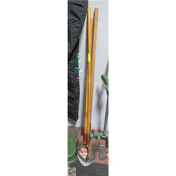 LOT OF VARIOUS YARD TOOLS