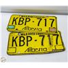Image 1 : 2 VINTAGE MATCHING YELLOW 70S ALBERTA LICENSE