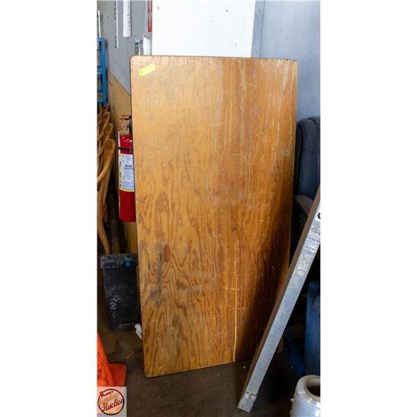 WOODEN FOLDING WORK TABLE