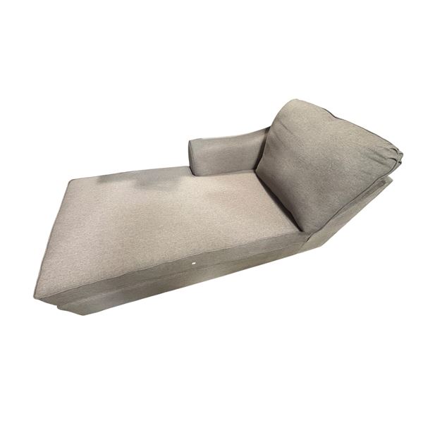 Chaise Lounge