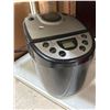 Image 1 : West Bend Programmable Automatic Bread Maker