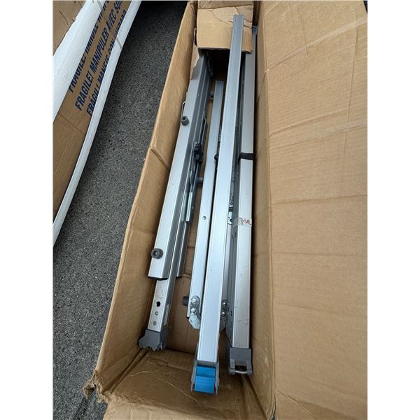 Da-Lite Fast-Fold Screen T-Leg Assembly Pair (Right 89146 & Left 89147) - Boxed