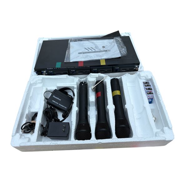 Hamilton Buhl 4-Channel UHF Wireless Microphone System Set with Handhelds & Bodypack Transmitter