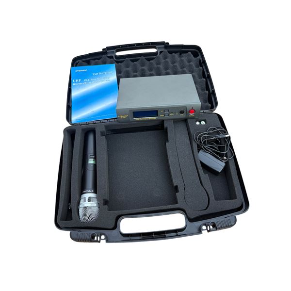 GTD Audio G-100 UHF True Diversity Wireless Microphone System with Hard Case