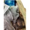 Image 2 : Mixed Supplies Pallet: Floor Grouting, Carton Boxes, and More