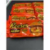 Image 3 : Lot of 8 Packs Reese's Big Cup Reese's Pieces 79g