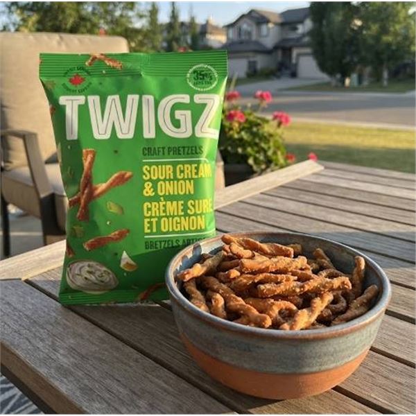 Twigz Sour Cream & Onion Pretzels 12x42g
