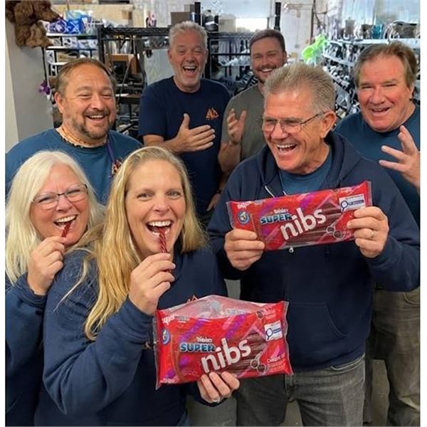 6 Twizzlers Super Nibs Cherry 200g
