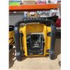 Image 3 : DEWALT DCR018 Compact Worksite Radio