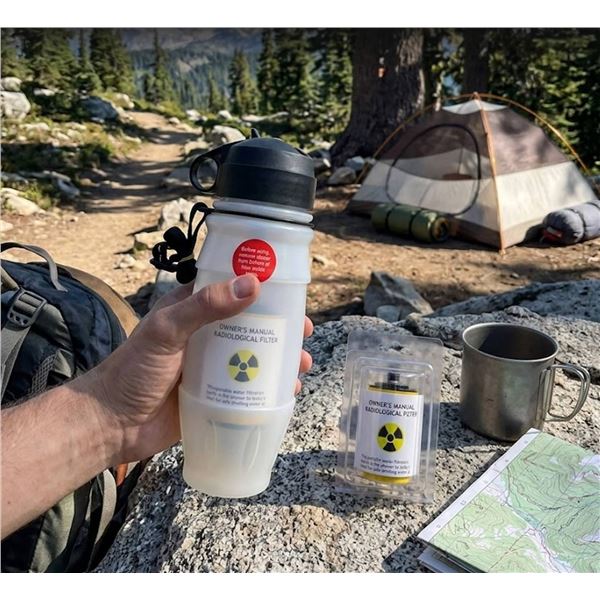 Seychelle Water Filtering Bottle with Two Filters