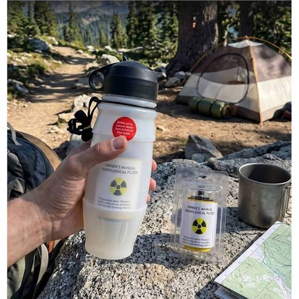 Seychelle Water Filtering Bottle with Two Filters