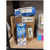 Image 2 : Silk Almond Milk 22x236ml