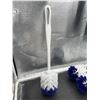 Image 3 : Amazon Basics Toilet Brush 6 -Pack White