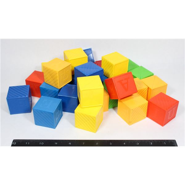 LOT OF VINTAGE TUPPER TOYS BLOCK (1970'S)