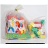 Image 1 : VINTAGE ZOO-IT YOURSELF TOY AND ANIMAL BLOCKS