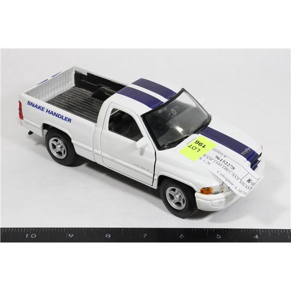 MAISTO RAM 1500 DIECAST SNAKE HANDLER 1:26