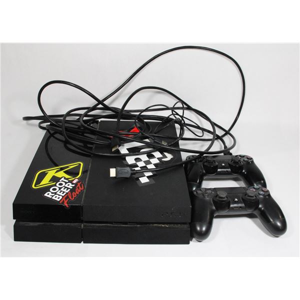 PS4 WORKING COMES WITH 2 CONTROLLERS