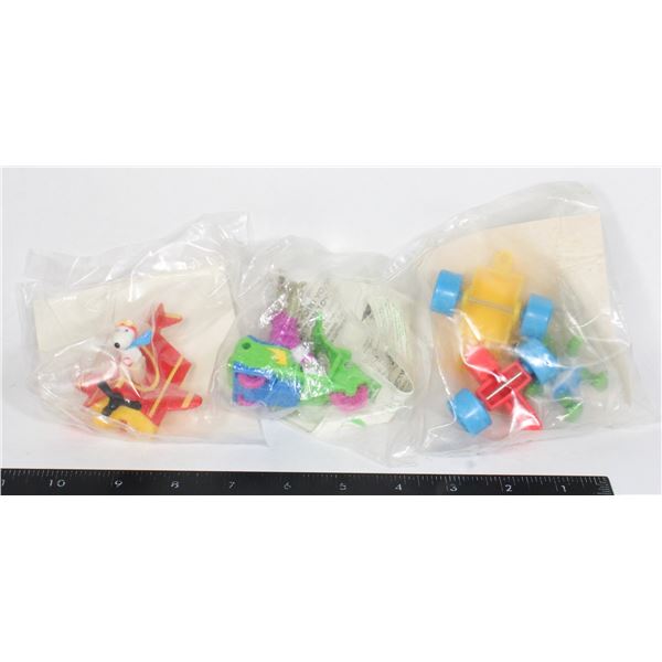 LOT OF MCDONALD'S TOYS INCLUDING PEANUTS