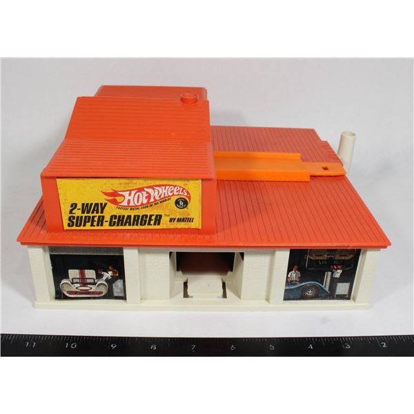 VINTAGE HOT WHEELS POWERHOUSE (WORKING)