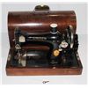 Image 1 : ANTIQUE SINGER SEWING MACHINE IN LOCKING WOOD