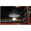 Image 3 : ANTIQUE SINGER SEWING MACHINE IN LOCKING WOOD