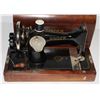 Image 4 : ANTIQUE SINGER SEWING MACHINE IN LOCKING WOOD
