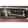 Image 5 : ANTIQUE SINGER SEWING MACHINE IN LOCKING WOOD