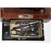 Image 6 : ANTIQUE SINGER SEWING MACHINE IN LOCKING WOOD