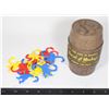 Image 1 : 1965 LAKESIDE TOYS BARREL OF MONKEYS