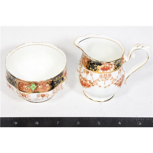VINTAGE ROYAL ALBERT GREAM AND SUGAR SET