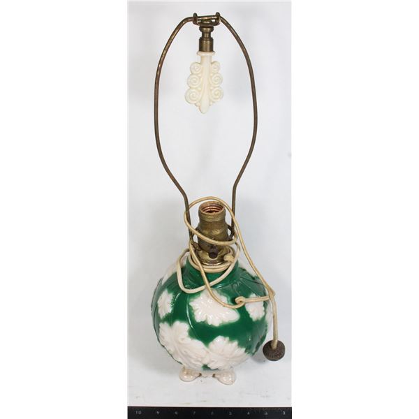 VINTAGE GREEN AND WHITE MILK GLASS TABLE LAMP