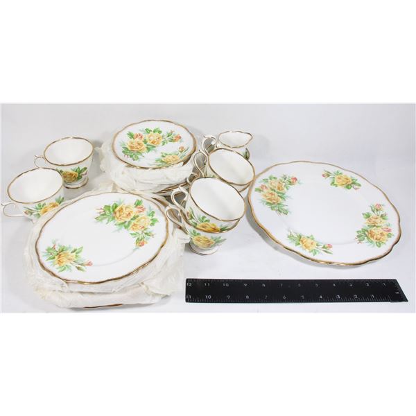 YELLOW ROSE ROYAL ALBERT CHINA 1 DINNER PLATE