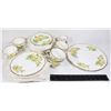 Image 1 : YELLOW ROSE ROYAL ALBERT CHINA 1 DINNER PLATE