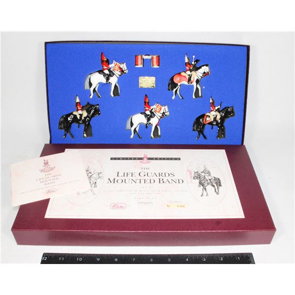 THE LIFEGUARD'S MOUNTED BAND SET 1 COMPLETE