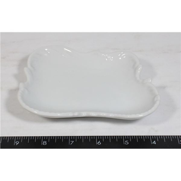 VINTAGE SMALL WHITE CANDY DISH
