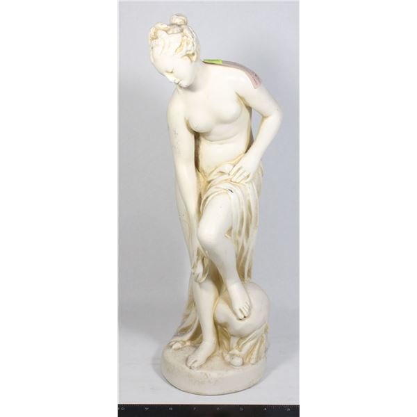 COLLECTIBLE FIGURINE