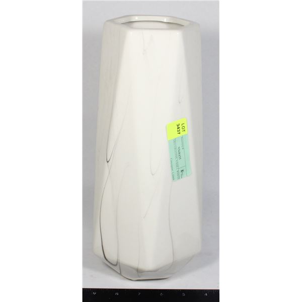 LARGE DECORATIVE VASE ( WHITE )