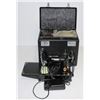 Image 1 : VINTAGE SINGER FEATHERWEIGHT  221-1 SEWING MACHINE