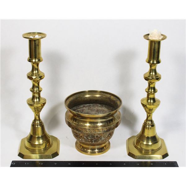 SMALL VASE / CANDLE HOLDERS