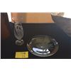 Image 1 : 11" ETCHED GLASS PLATE & STEMMED VASE (2 PCS)