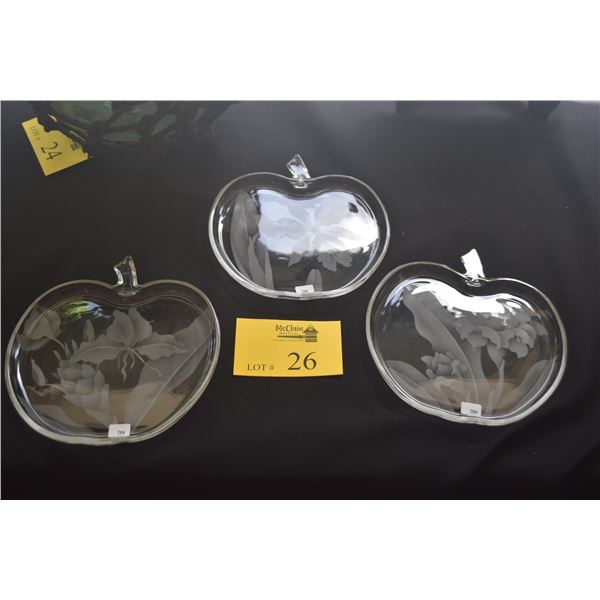 APPLE SHAPED ETCHED GLASS PLATES (3 PCS)