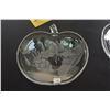 Image 4 : APPLE SHAPED ETCHED GLASS PLATES (3 PCS)