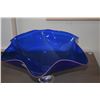 Image 2 : VINTAGE HAND BLOWN COBALT BLUE ART GLASS PEDESTAL BOWL W/RUFFLED RIM