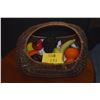 Image 1 : MURANO GLASS FRUITS IN BASKET (13 PCS)