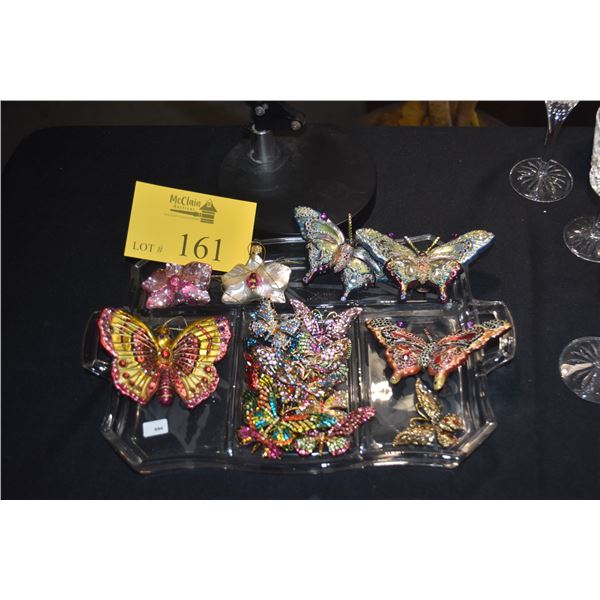 COLLECTION OF BUTTERFLY PINS & ORNAMENTS IN ETCHED GLASS TRAY (20 PCS)