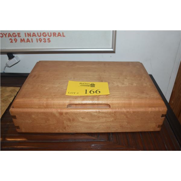 BLISTERED MAPLE JEWELRY BOX W/DOVE TAIL SPLINES BY RICARDO DELLERA (15" X 10 1/2" X 3 1/2")