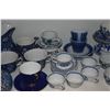Image 3 : MIXED LOT: COLLECTION OF ASSORTED BLUE & WHITE TEA CUPS, SAUCERS, PITCHERS & STAFFORDSHIRE COVERED B