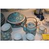 Image 3 : VINTAGE CHINESE CHINOISERIE FAMILLE ROSE BOWLS, PLATES, TEAPOT, CUPS, DISHES, SPOONS, ETC. (88 PCS)