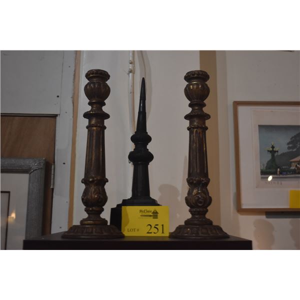 CARVED GILTWOOD CANDLESTICKS & BRONZED FINIAL (3 PCS)